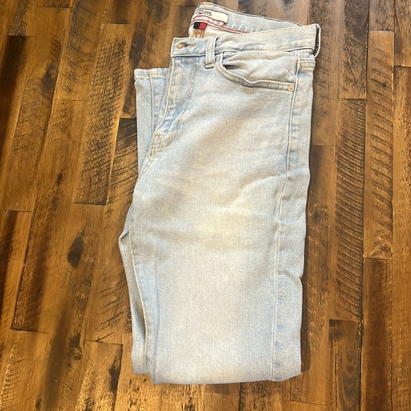 Light wash Tommy Hilfiger skinny jeans - Picture 4 of 5